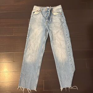 Zara jeans with cut off look and buttons instead of zip